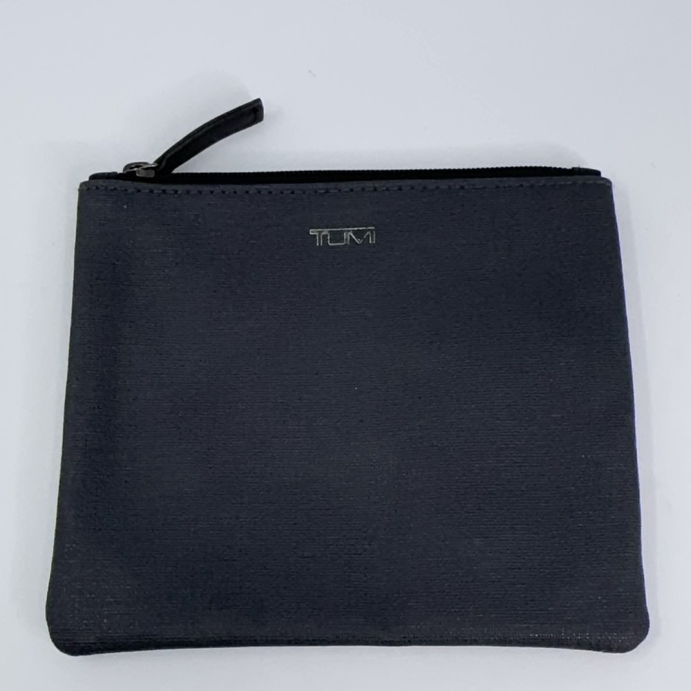 TUMI x DELTA Tumi Black Toiletry Pouch Silver Logo Zip Closure Travel Accessory